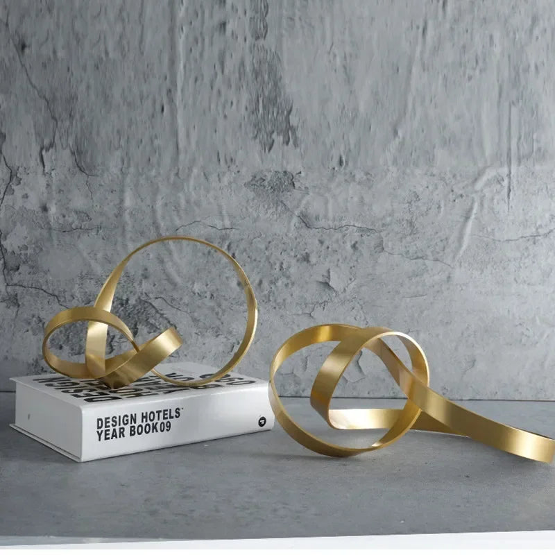 Golden Knots