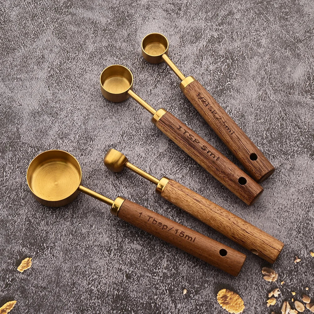 Cuillères à mesurer en or